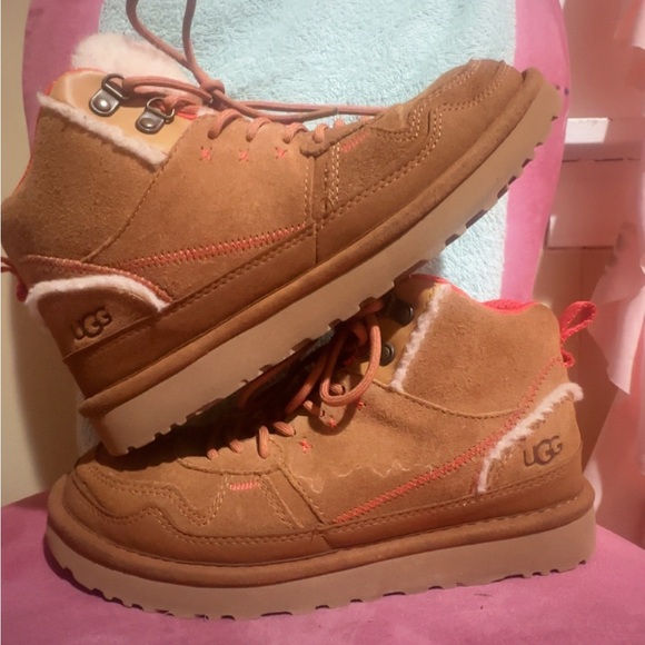 UGG woman’s highland Chesnut/Fiery Red Suede - Picture 2 of 2